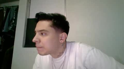Snapshot of alber753713 chatting on June 2026 06:27:01 AM alber753713 online show from June 2026 06:27:01 AM