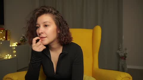 Hi all. My name is Stela and this is my first day here online show from January 2025 09:51:01 PM