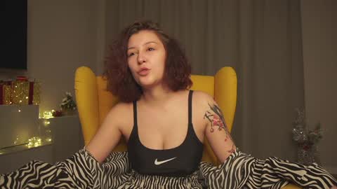 Hi all. My name is Stela and this is my first day here online show from January 2025 06:27:01 PM