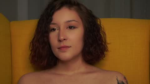 Hi all. My name is Stela and this is my first day here online show from January 2025 10:39:01 PM