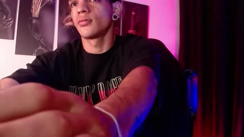 Snapshot of albertbernal69 chatting on November 2025 11:42:01 AM Albert online show from November 2025 11:42:01 AM