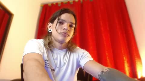 Snapshot of albertbernal69 chatting on December 2025 02:30:02 AM Albert online show from December 2025 02:30:02 AM