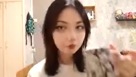 Im Katrina online show from November 2025 04:09:01 PM