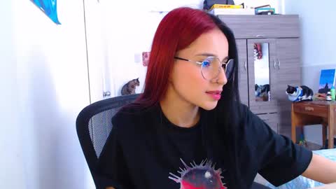 Snapshot of ale_blue_ chatting on September 2025 06:51:01 PM Ale online show from September 2025 06:51:01 PM