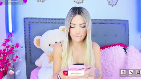 Snapshot of ale_love_ chatting on February 2026 12:00:02 AM ALE LOVE online show from February 2026 12:00:02 AM