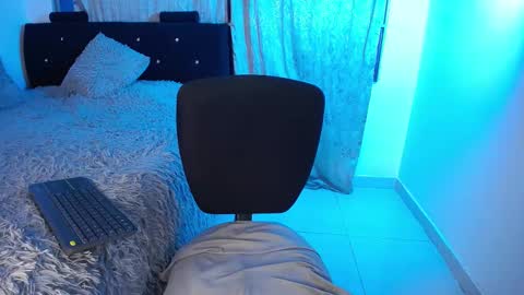   online show from February 2025 07:12:01 AM