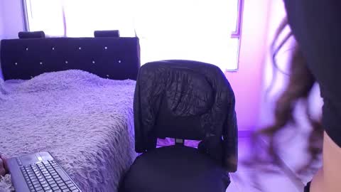   online show from March 2025 04:57:01 PM