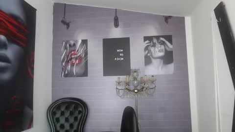 Snapshot of aleesha_cameron02 chatting on November 2025 11:44:02 AM Ale online show from November 2025 11:44:02 AM