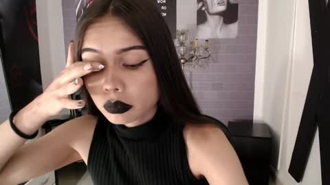 Snapshot of aleesha_cameron02 chatting on November 2025 12:48:02 PM Ale online show from November 2025 12:48:02 PM