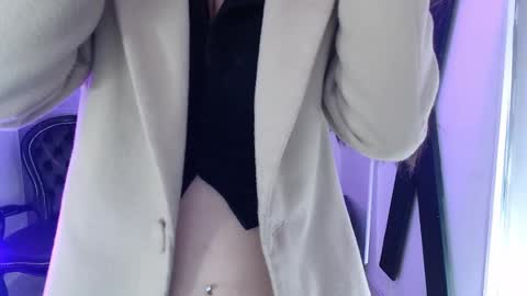 Snapshot of aleesha_cameron02 chatting on November 2025 12:02:02 PM Ale online show from November 2025 12:02:02 PM