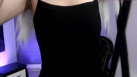 Snapshot of aleesha_cameron02 chatting on December 2025 07:20:02 PM Ale online show from December 2025 07:20:02 PM