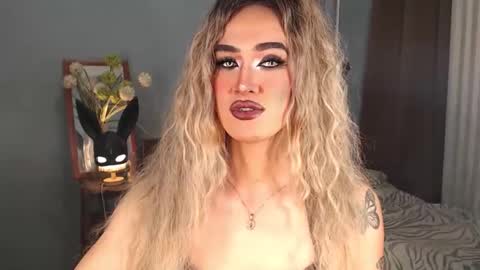 aleinacroft online show from October 2025 01:37:02 AM