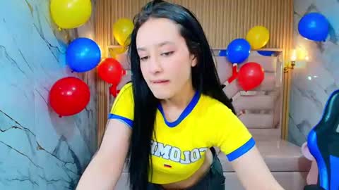 Snapshot of aleja_r_ chatting on June 2026 08:25:02 PM Aleja online show from June 2026 08:25:02 PM