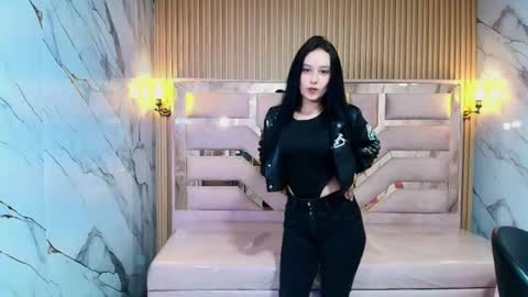 Snapshot of aleja_r_ chatting on July 2026 12:34:01 PM Aleja online show from July 2026 12:34:01 PM