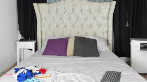 Alejandra online show from June 2026 12:08:01 PM