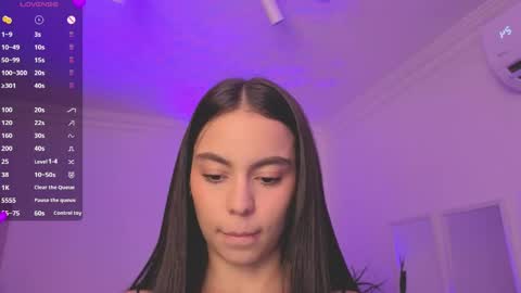 Alejandra online show from May 2026 11:26:01 AM