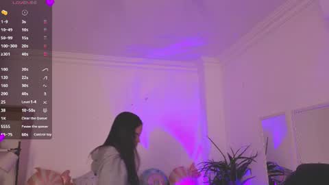 Alejandra online show from June 2026 11:01:02 AM