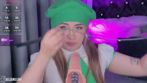 Snapshot of alejamillan1 chatting on January 2025 08:30:02 AM night GTM -5 online show from January 2025 08:30:02 AM