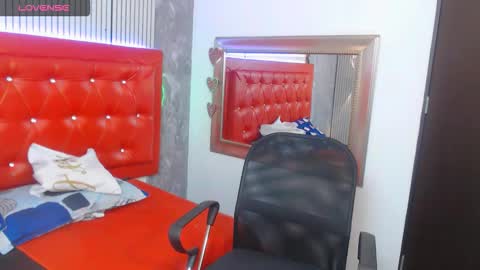   online show from November 2025 01:33:01 AM