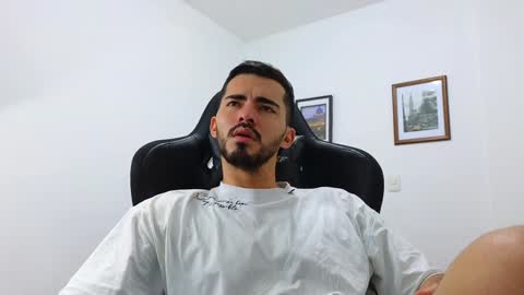 Snapshot of alejandroo_7 chatting on December 2024 11:53:01 PM alejandroo_7 online show from December 2024 11:53:01 PM
