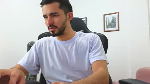 Snapshot of alejandroo_7 chatting on December 2024 10:34:01 PM alejandroo_7 online show from December 2024 10:34:01 PM
