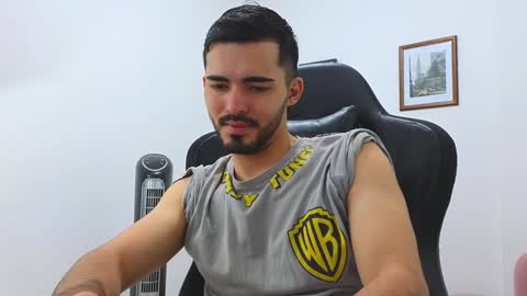 Snapshot of alejandroo_7 chatting on January 2025 08:39:02 PM alejandroo_7 online show from January 2025 08:39:02 PM
