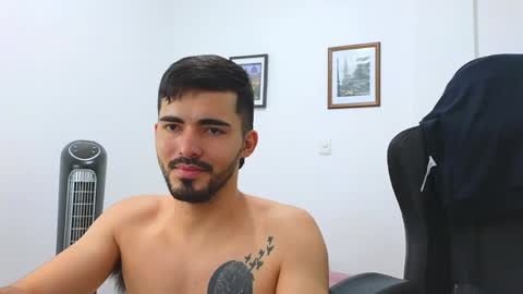 Snapshot of alejandroo_7 chatting on January 2025 10:25:02 PM alejandroo_7 online show from January 2025 10:25:02 PM