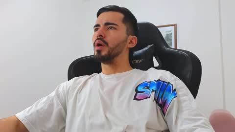 Snapshot of alejandroo_7 chatting on January 2025 07:10:01 PM alejandroo_7 online show from January 2025 07:10:01 PM