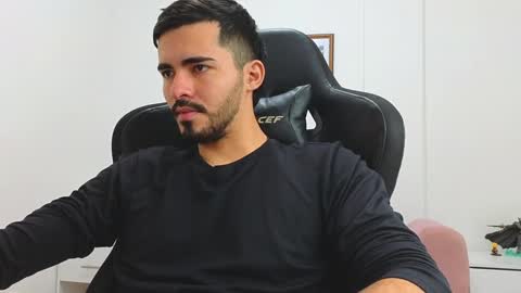 Snapshot of alejandroo_7 chatting on January 2025 07:00:02 PM alejandroo_7 online show from January 2025 07:00:02 PM