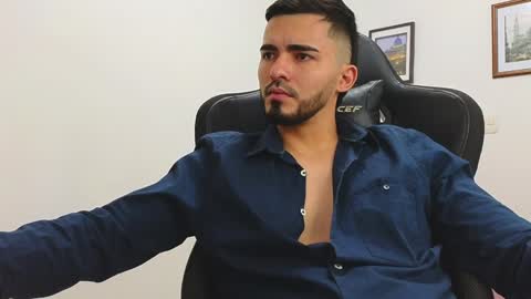 Snapshot of alejandroo_7 chatting on January 2025 11:02:02 PM alejandroo_7 online show from January 2025 11:02:02 PM