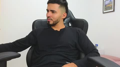 Snapshot of alejandroo_7 chatting on January 2025 09:54:01 PM alejandroo_7 online show from January 2025 09:54:01 PM