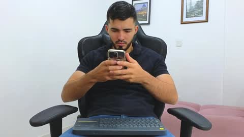 Snapshot of alejandroo_7 chatting on January 2025 11:43:02 PM alejandroo_7 online show from January 2025 11:43:02 PM