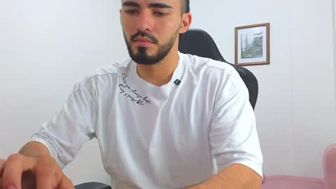 Snapshot of alejandroo_7 chatting on January 2025 09:47:02 PM alejandroo_7 online show from January 2025 09:47:02 PM