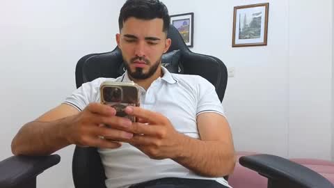 Snapshot of alejandroo_7 chatting on February 2025 08:15:02 PM alejandroo_7 online show from February 2025 08:15:02 PM