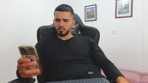 Snapshot of alejandroo_7 chatting on February 2025 10:31:02 PM alejandroo_7 online show from February 2025 10:31:02 PM