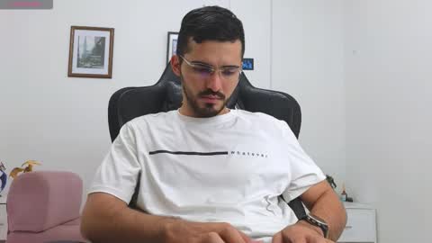 Snapshot of alejandroo_7 chatting on October 2025 07:44:02 PM alejandroo_7 online show from October 2025 07:44:02 PM