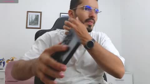 Snapshot of alejandroo_7 chatting on October 2025 06:05:01 PM alejandroo_7 online show from October 2025 06:05:01 PM