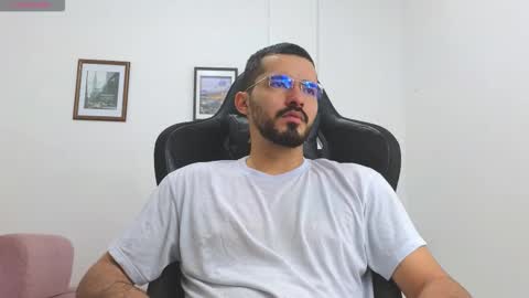 Snapshot of alejandroo_7 chatting on November 2025 03:15:02 PM alejandroo_7 online show from November 2025 03:15:02 PM