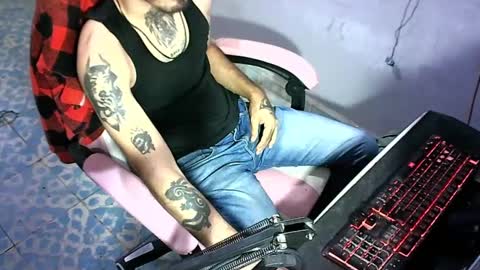 Snapshot of alejandropppzz chatting on September 2025 03:01:01 PM alejandropppzz online show from September 2025 03:01:01 PM