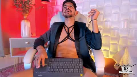 Snapshot of alejandrostorm chatting on February 2025 11:31:01 PM Alejo online show from February 2025 11:31:01 PM