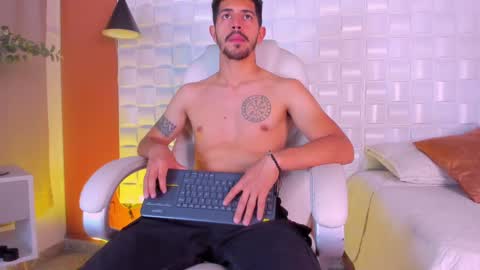 Snapshot of alejandrostorm chatting on March 2025 08:20:02 PM Alejo online show from March 2025 08:20:02 PM