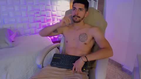 Snapshot of alejandrostorm chatting on October 2025 08:40:01 PM Alejo online show from October 2025 08:40:01 PM