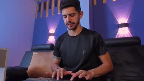 Snapshot of alejandrostorm chatting on October 2025 08:53:02 PM Alejo online show from October 2025 08:53:02 PM