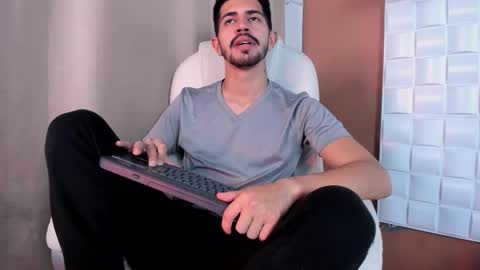 Snapshot of alejandrostorm chatting on October 2025 09:15:01 PM Alejo online show from October 2025 09:15:01 PM