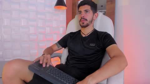 Snapshot of alejandrostorm chatting on October 2025 09:37:02 PM Alejo online show from October 2025 09:37:02 PM