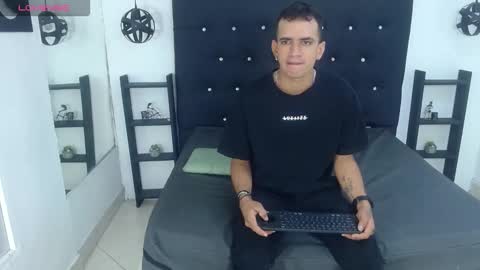 Snapshot of alejo_chavez chatting on September 2025 12:26:01 PM alejo chavez online show from September 2025 12:26:01 PM