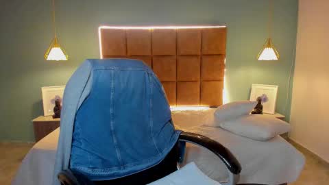 ALejoo Saenz online show from October 2025 05:38:02 AM