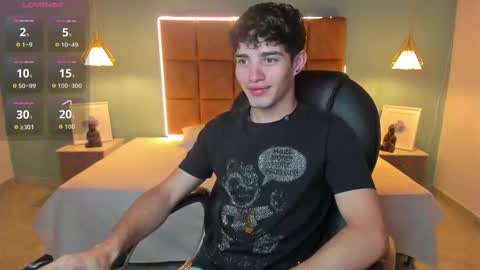 ALejoo Saenz online show from November 2025 12:46:02 AM