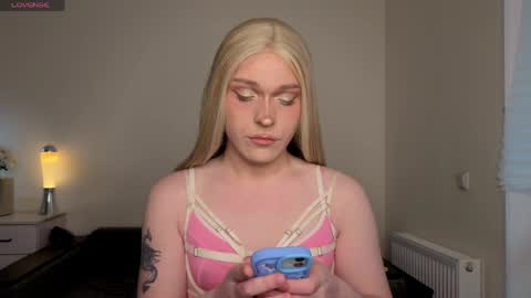 ALENA  INDEPENDENT MODEL online show from April 2026 02:34:01 PM