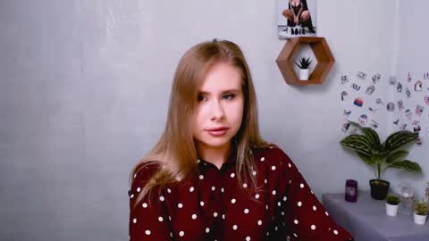 Snapshot of alenagessi_ chatting on September 2025 05:19:02 AM Alena online show from September 2025 05:19:02 AM